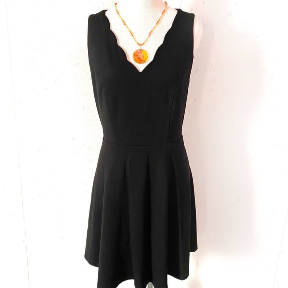 Mauirces, EUC, Little Black Dress, A Line, Scalloped V Neck, Empire Waist, Med - Picture 2 of 13
